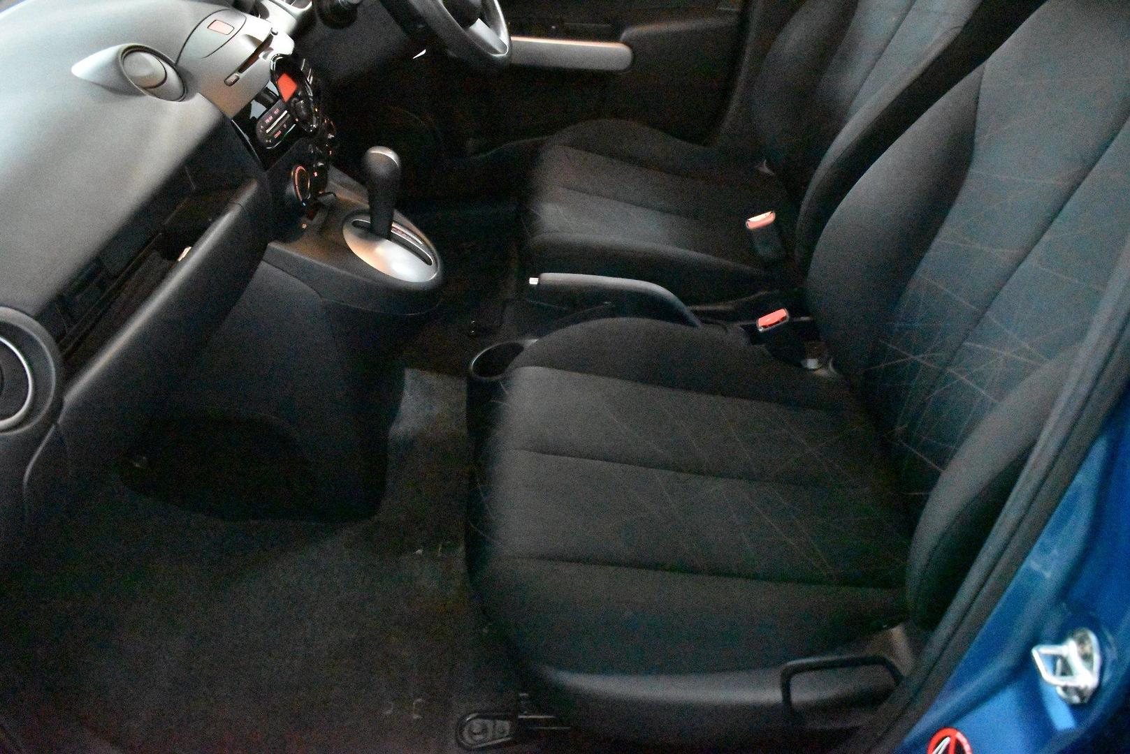 2012 Mazda 2 Neo — photo 7 of 25