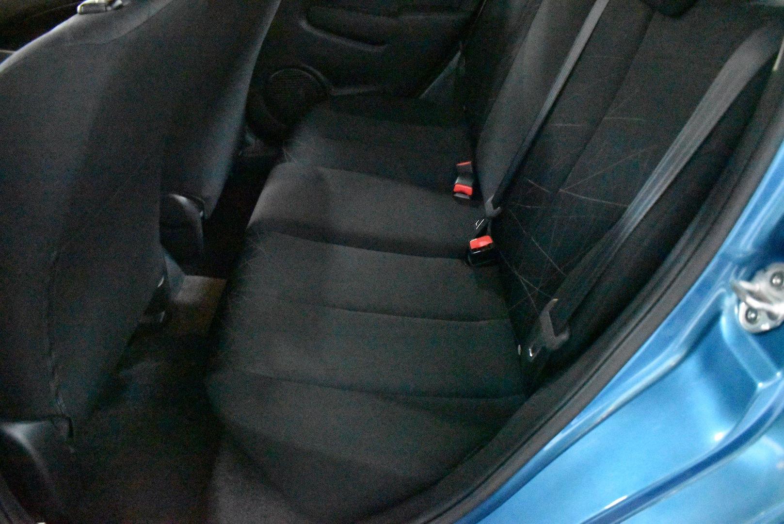 2012 Mazda 2 Neo — photo 8 of 25