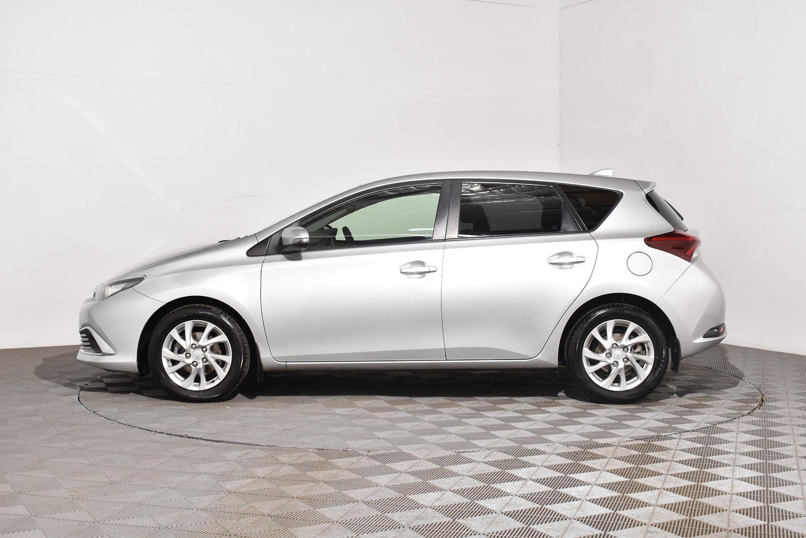 2015 Toyota Corolla Ascent — photo 11
