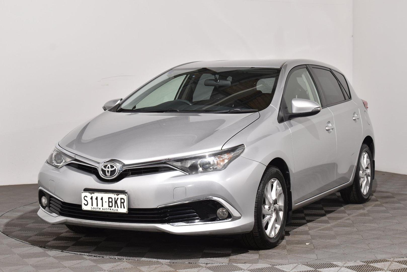 2015 Toyota Corolla Ascent — photo 13