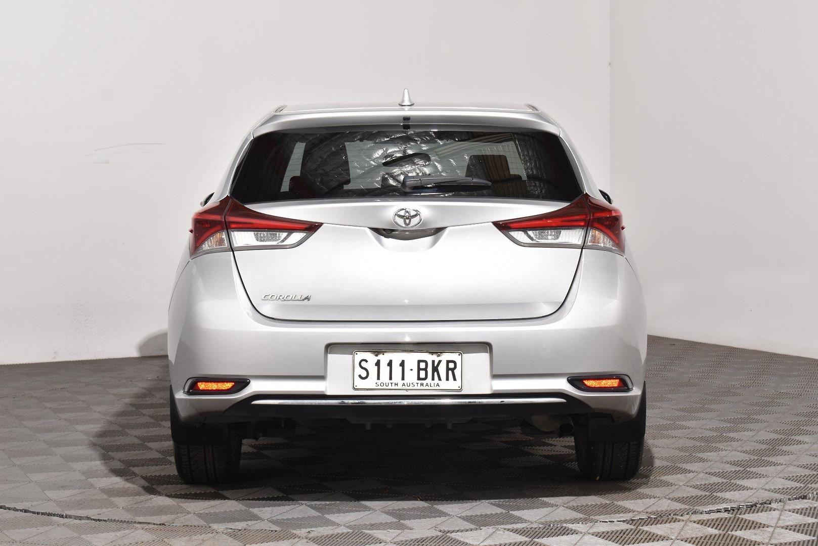 2015 Toyota Corolla Ascent — photo 4