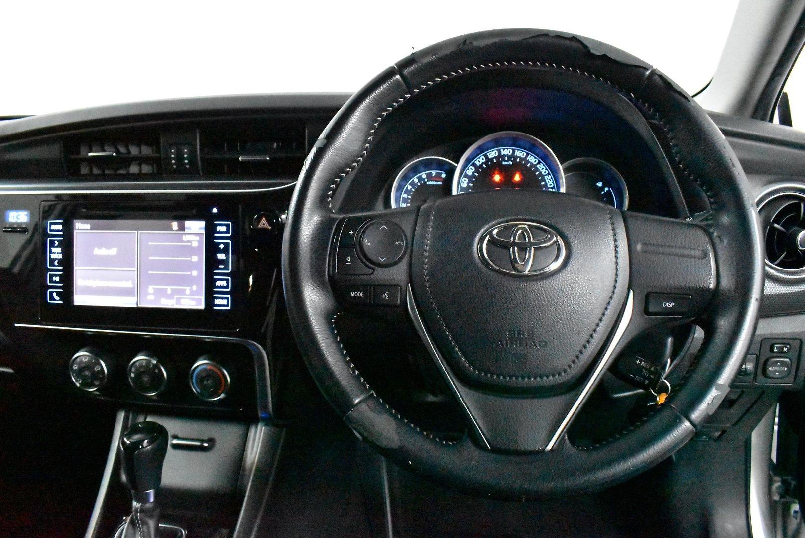 2015 Toyota Corolla Ascent — photo 5