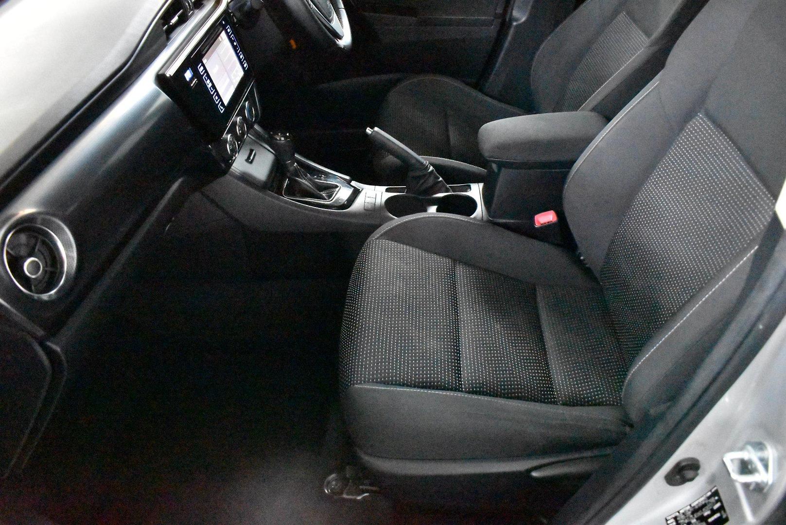 2015 Toyota Corolla Ascent — photo 7