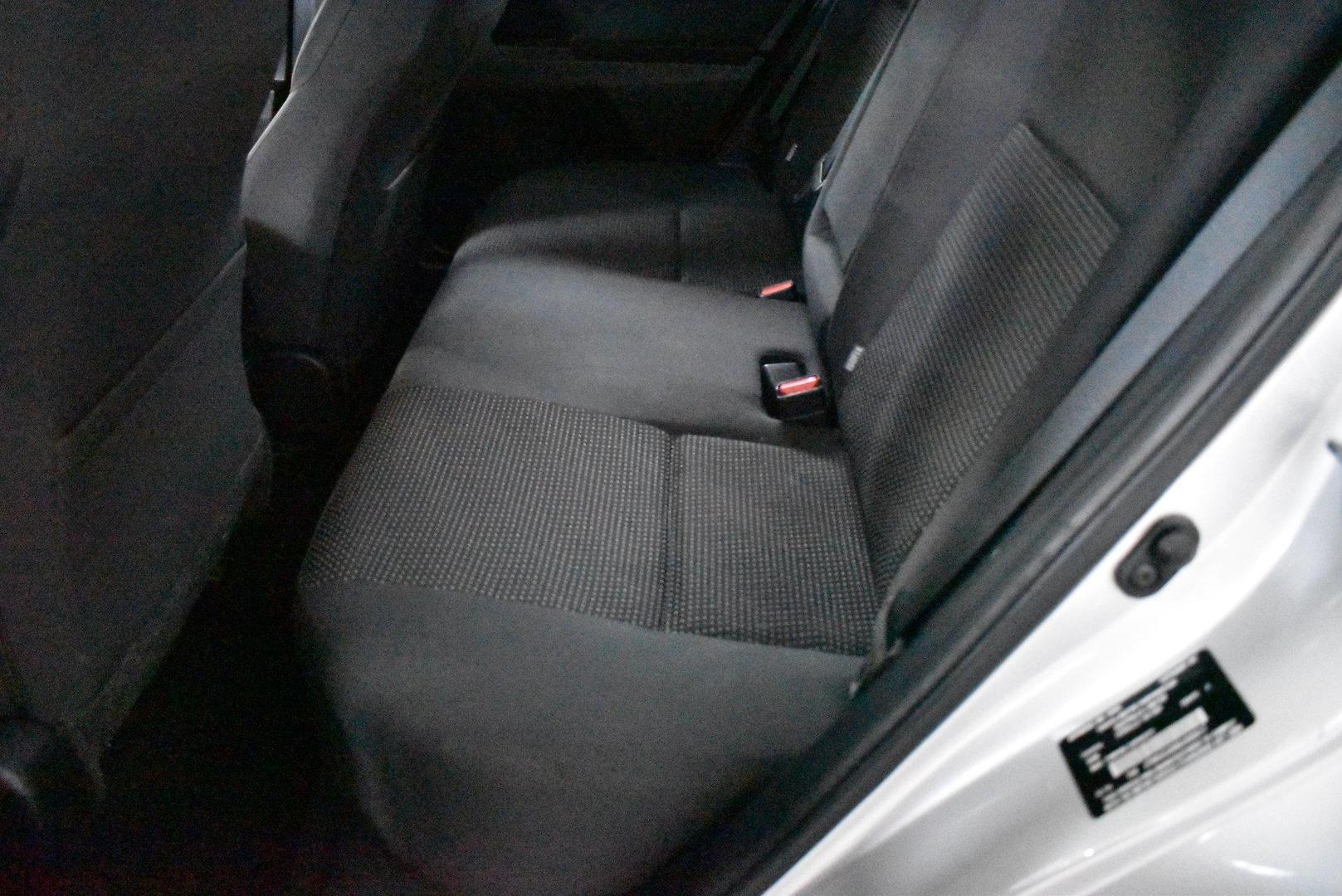 2015 Toyota Corolla Ascent — photo 8
