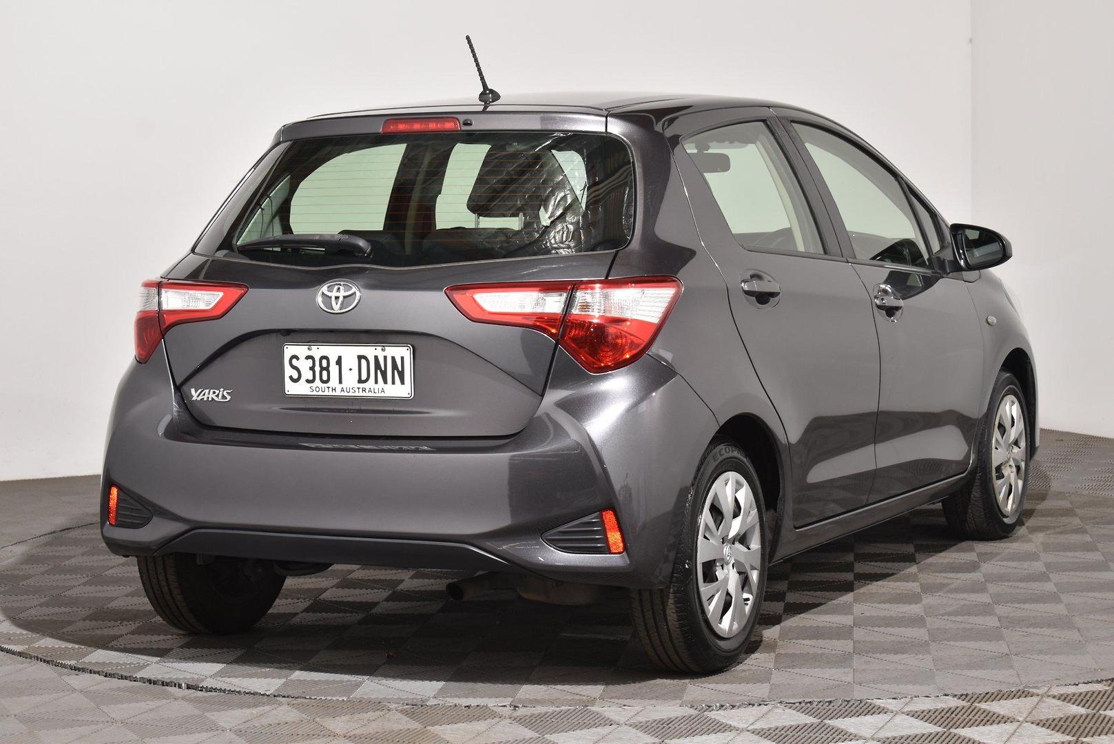 2019 Toyota Yaris Ascent — photo 14 of 26