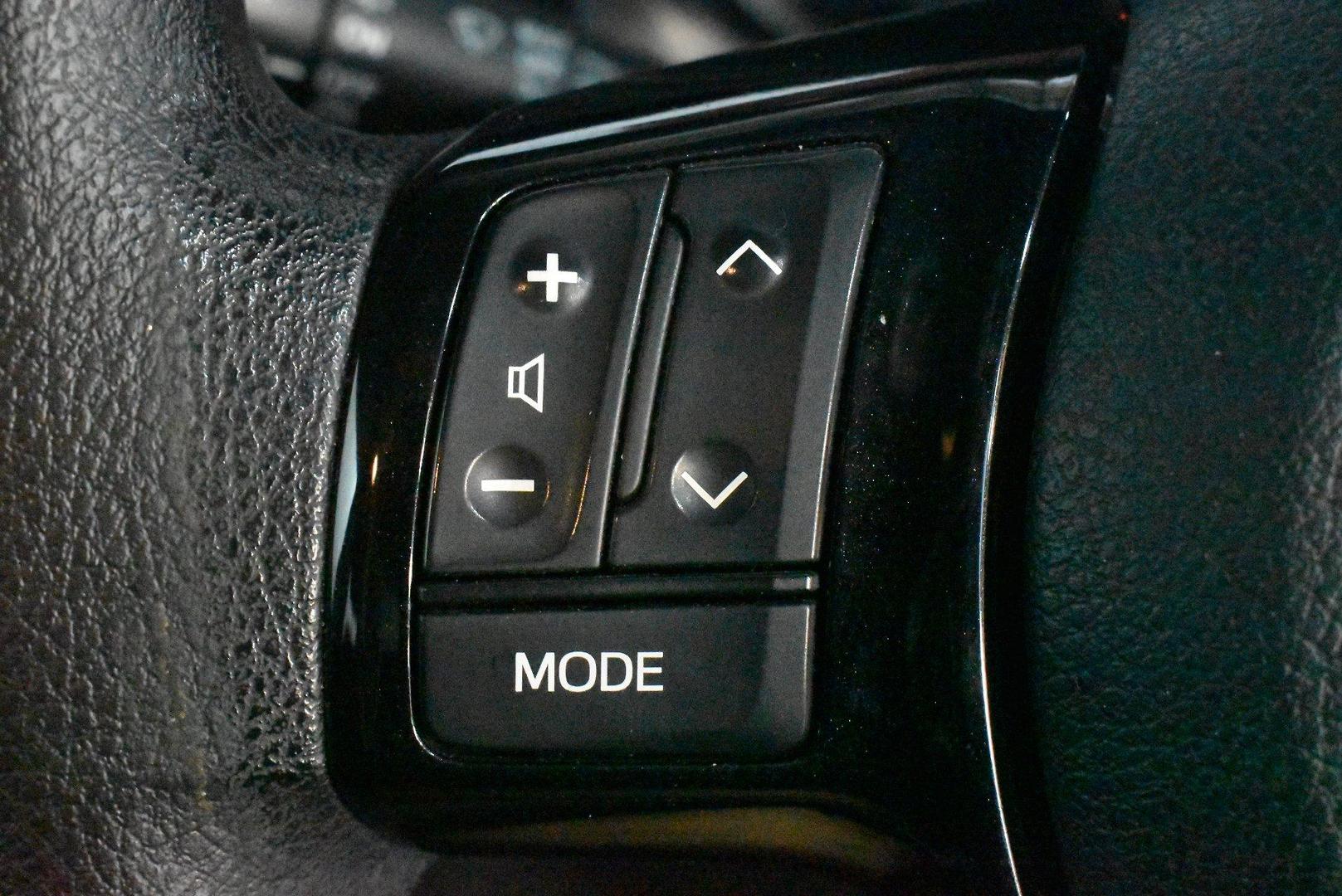 2019 Toyota Yaris Ascent — photo 21 of 26
