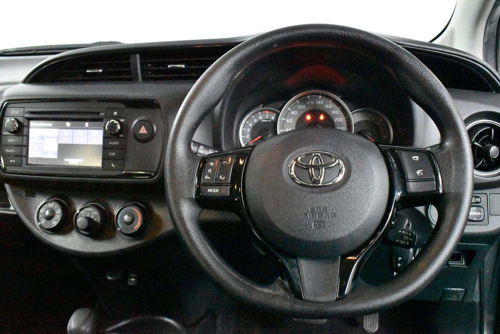 2019 Toyota Yaris Ascent — photo 5 of 26