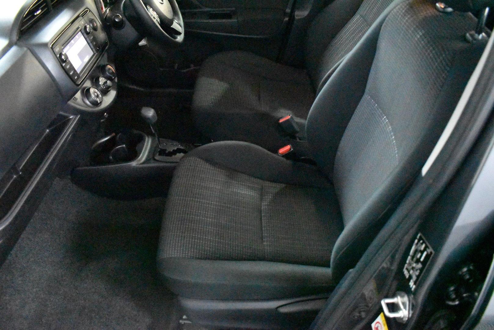 2019 Toyota Yaris Ascent — photo 7 of 26