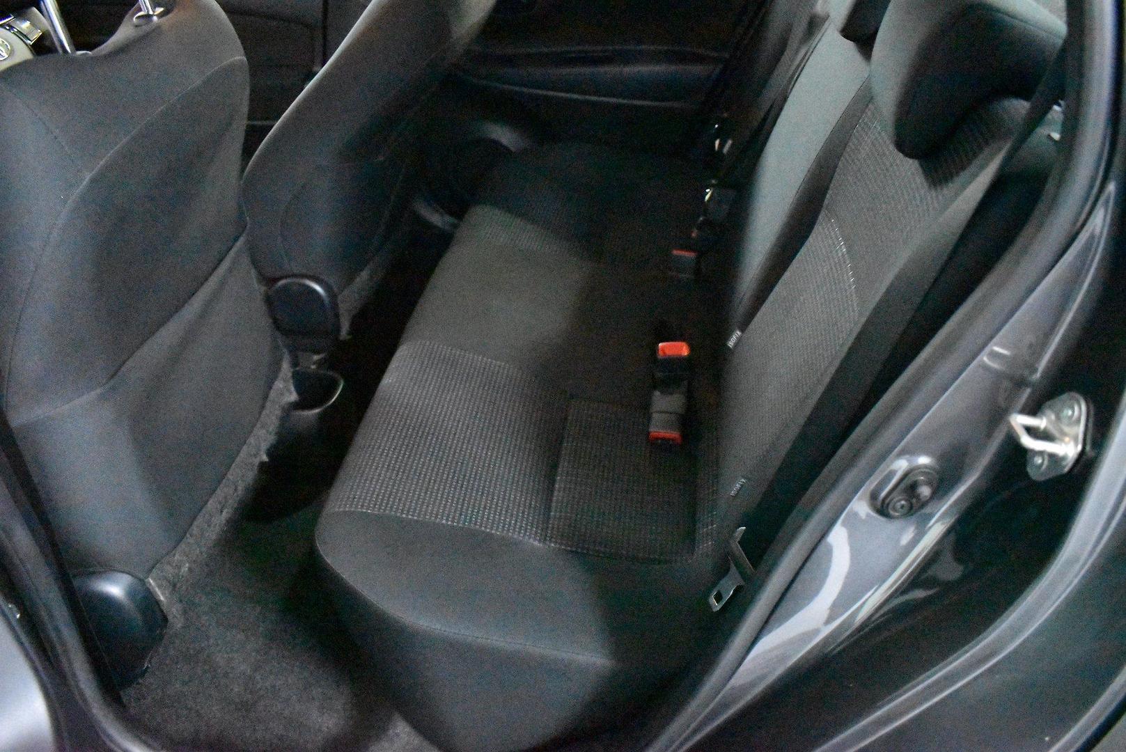 2019 Toyota Yaris Ascent — photo 8 of 26