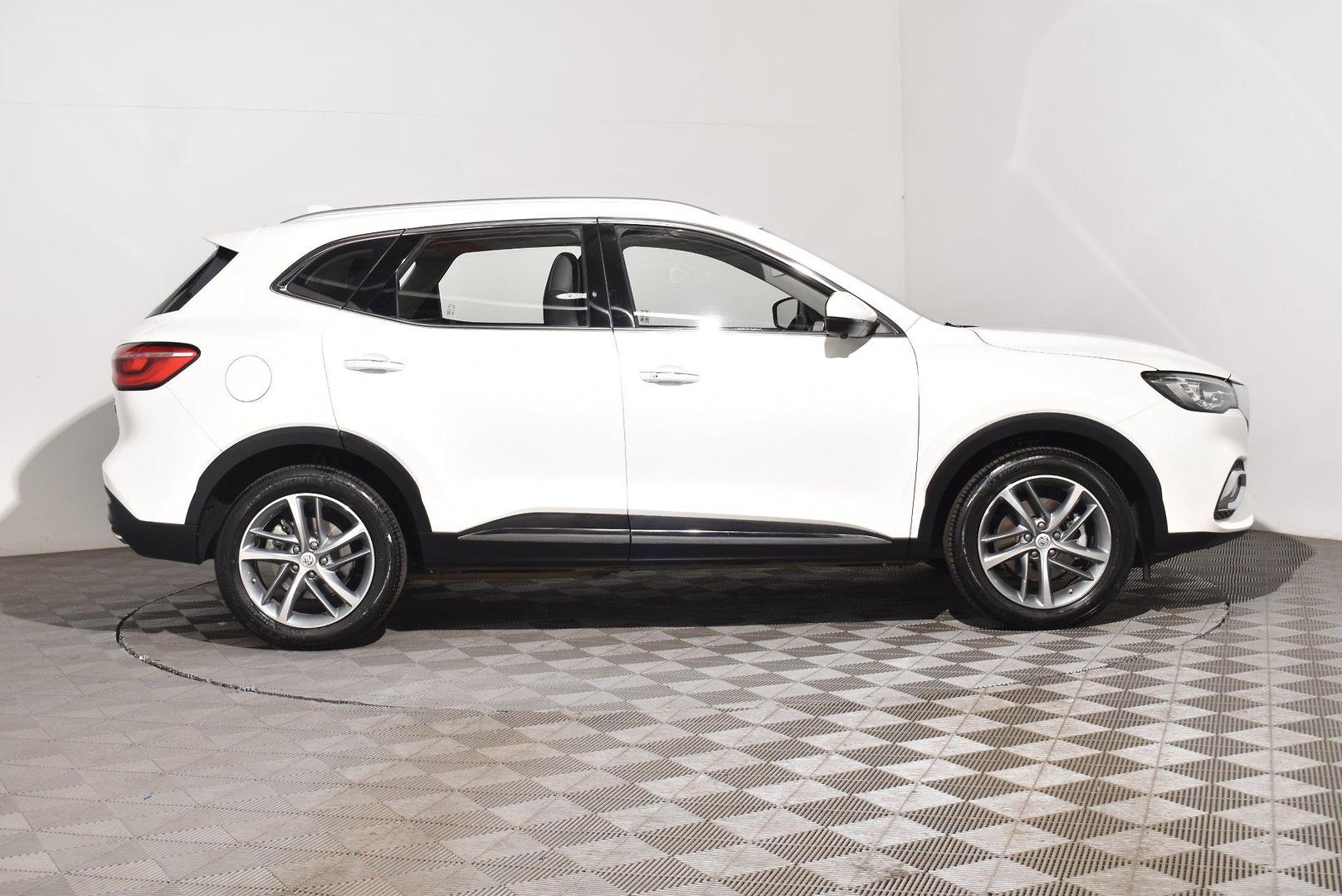 2022 MG HS Plus EV Essence — photo 10