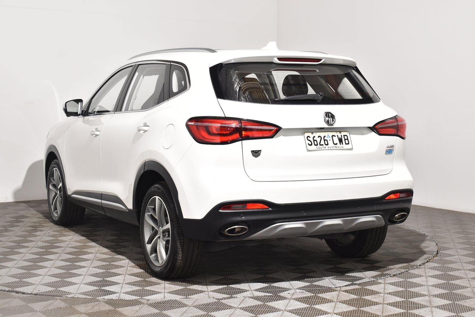 2022 MG HS Plus EV Essence — photo 2