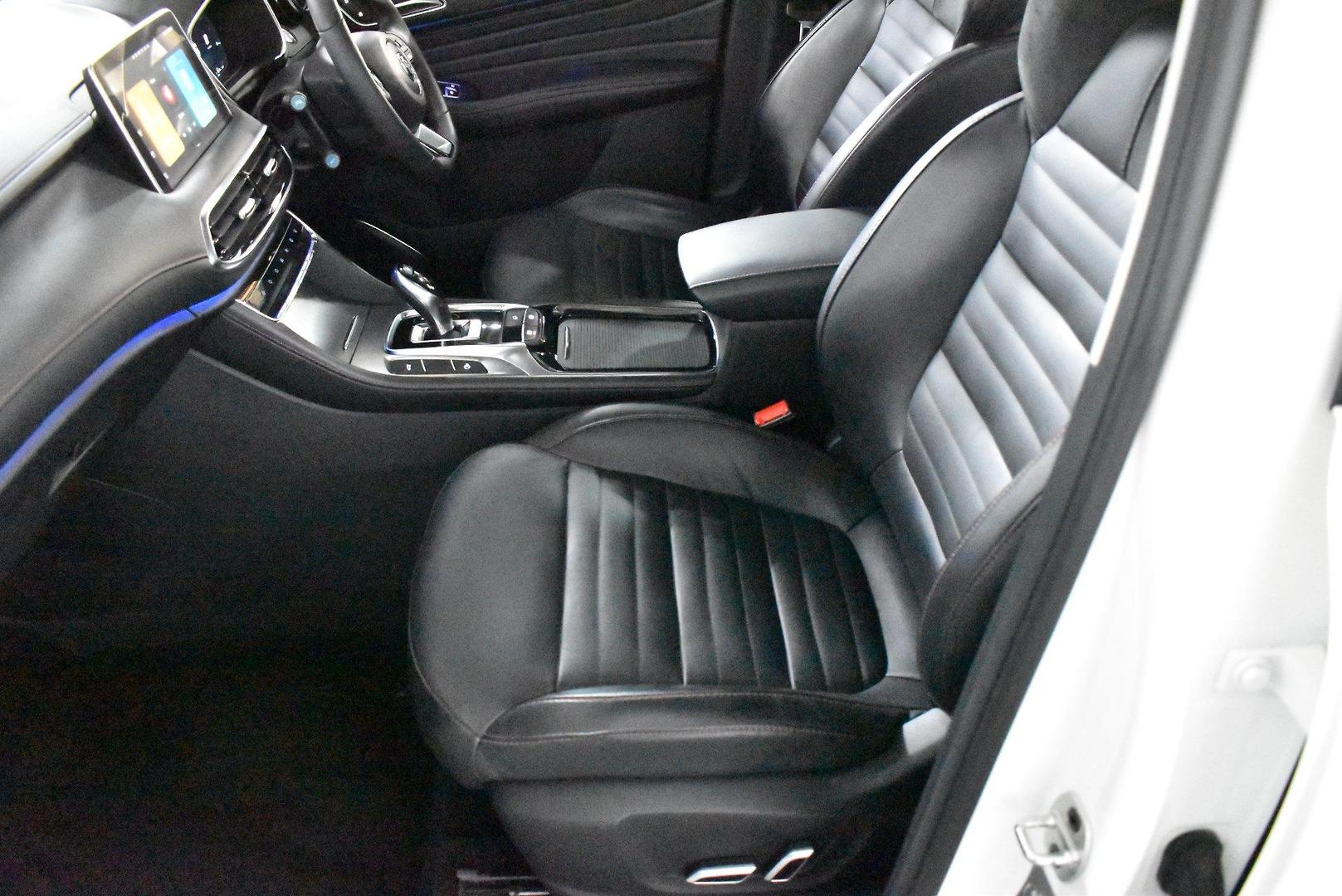 2022 MG HS Plus EV Essence — photo 7