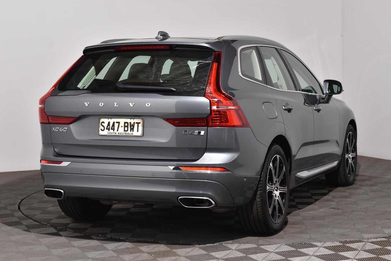 2018 Volvo XC60 D4 Inscription — photo 14