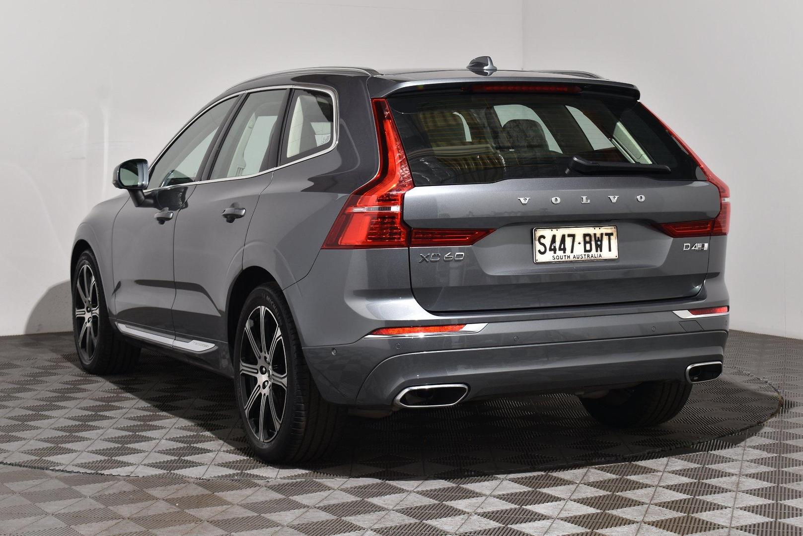 2018 Volvo XC60 D4 Inscription — photo 2