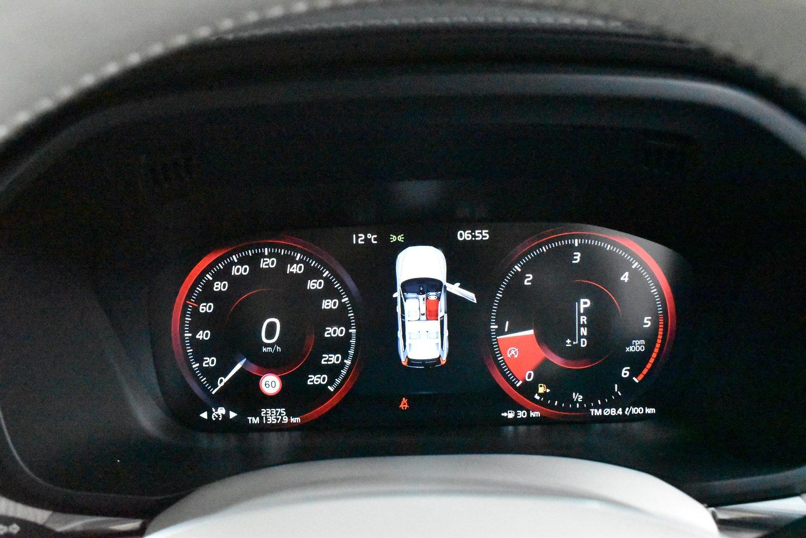 2018 Volvo XC60 D4 Inscription — photo 25
