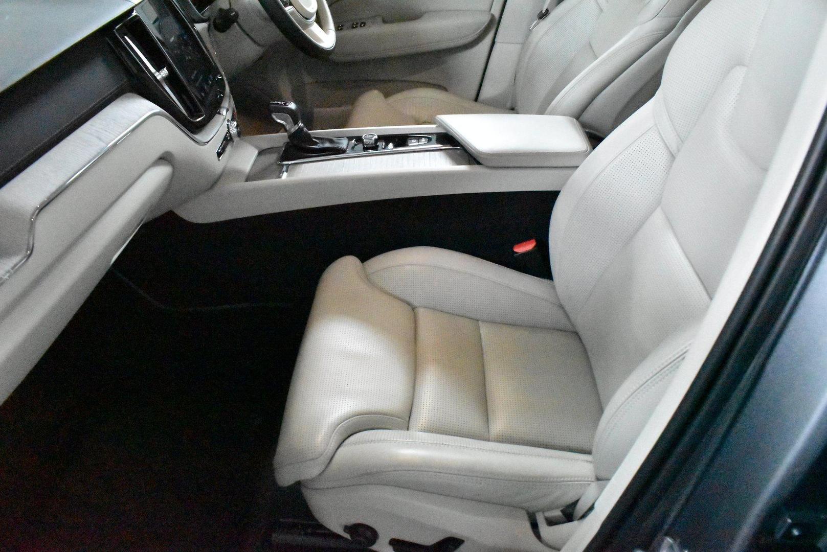 2018 Volvo XC60 D4 Inscription — photo 7