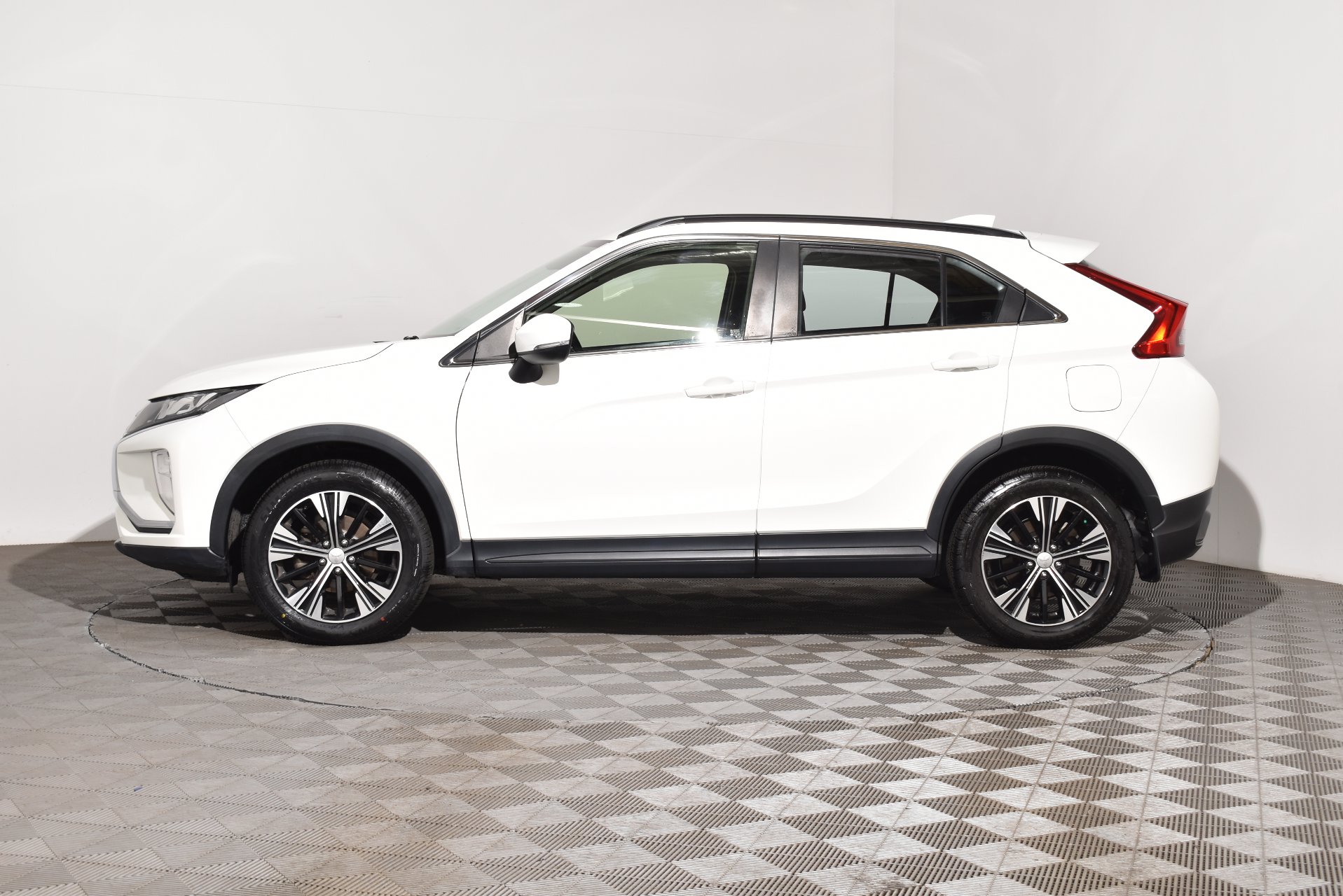 2018 Mitsubishi Eclipse Cross ES — photo 11