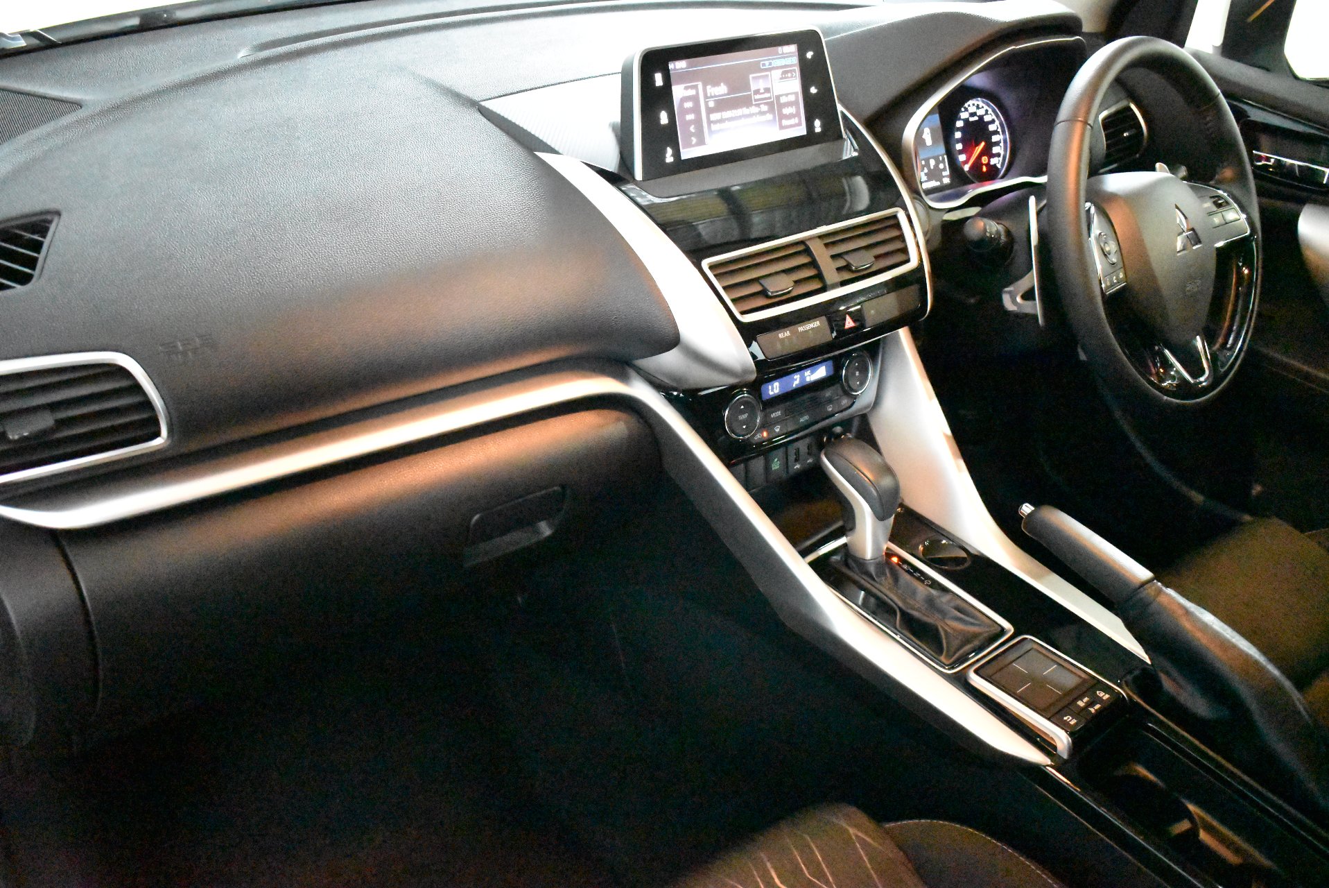 2018 Mitsubishi Eclipse Cross ES — photo 6