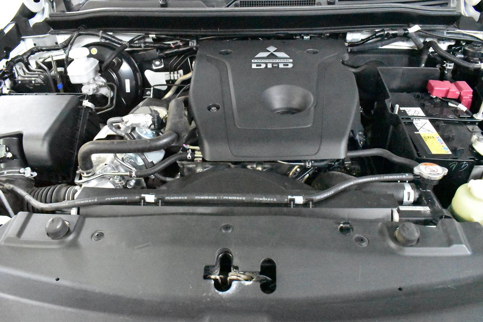 2022 Mitsubishi Triton GLX — photo 18 of 27