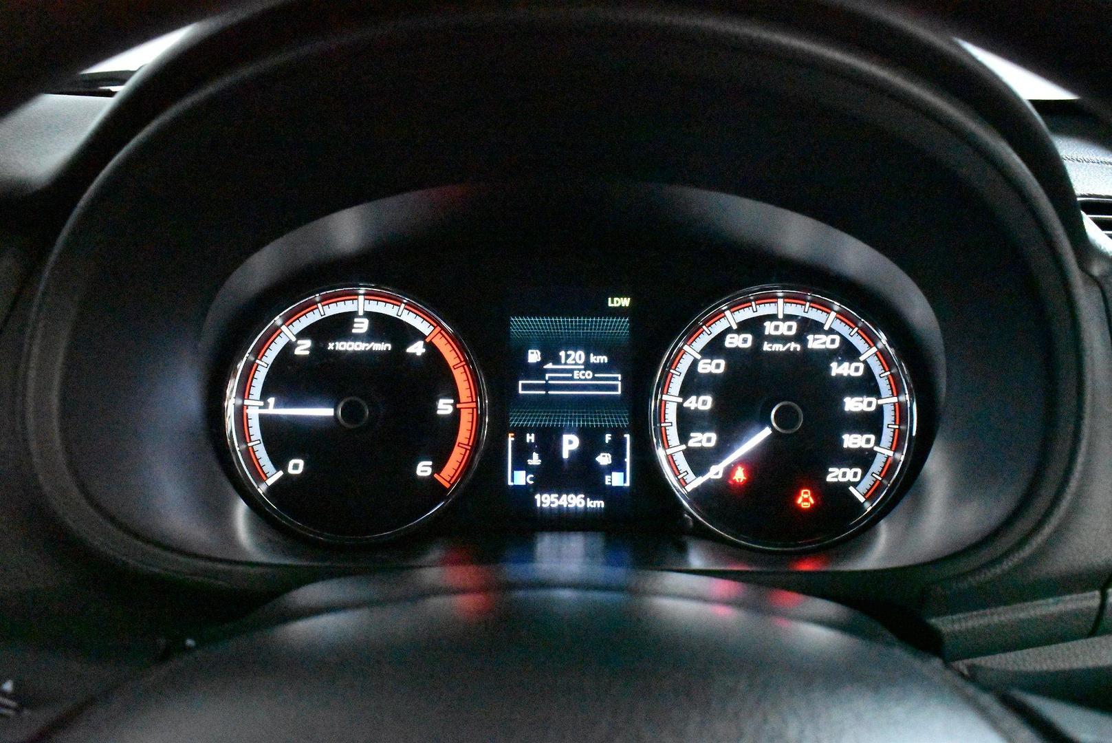 2022 Mitsubishi Triton GLX — photo 25 of 27