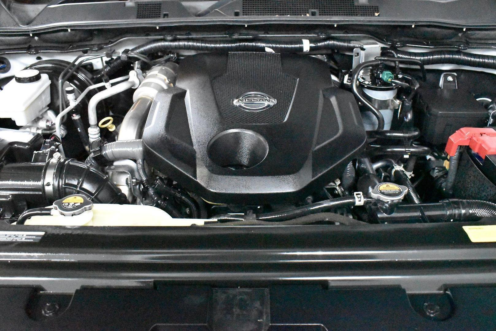 2021 Nissan Navara ST — photo 15