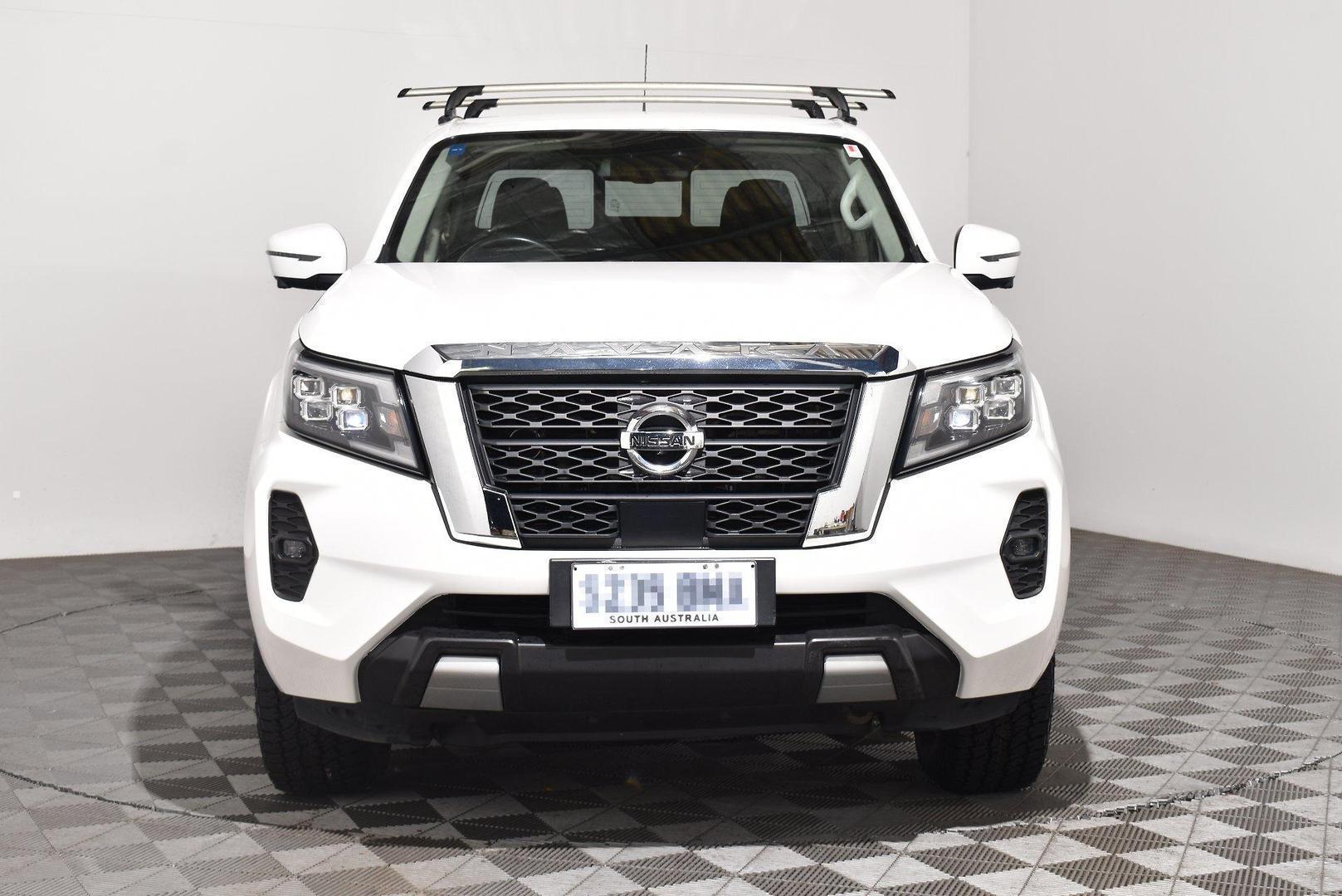 2021 Nissan Navara ST — photo 3