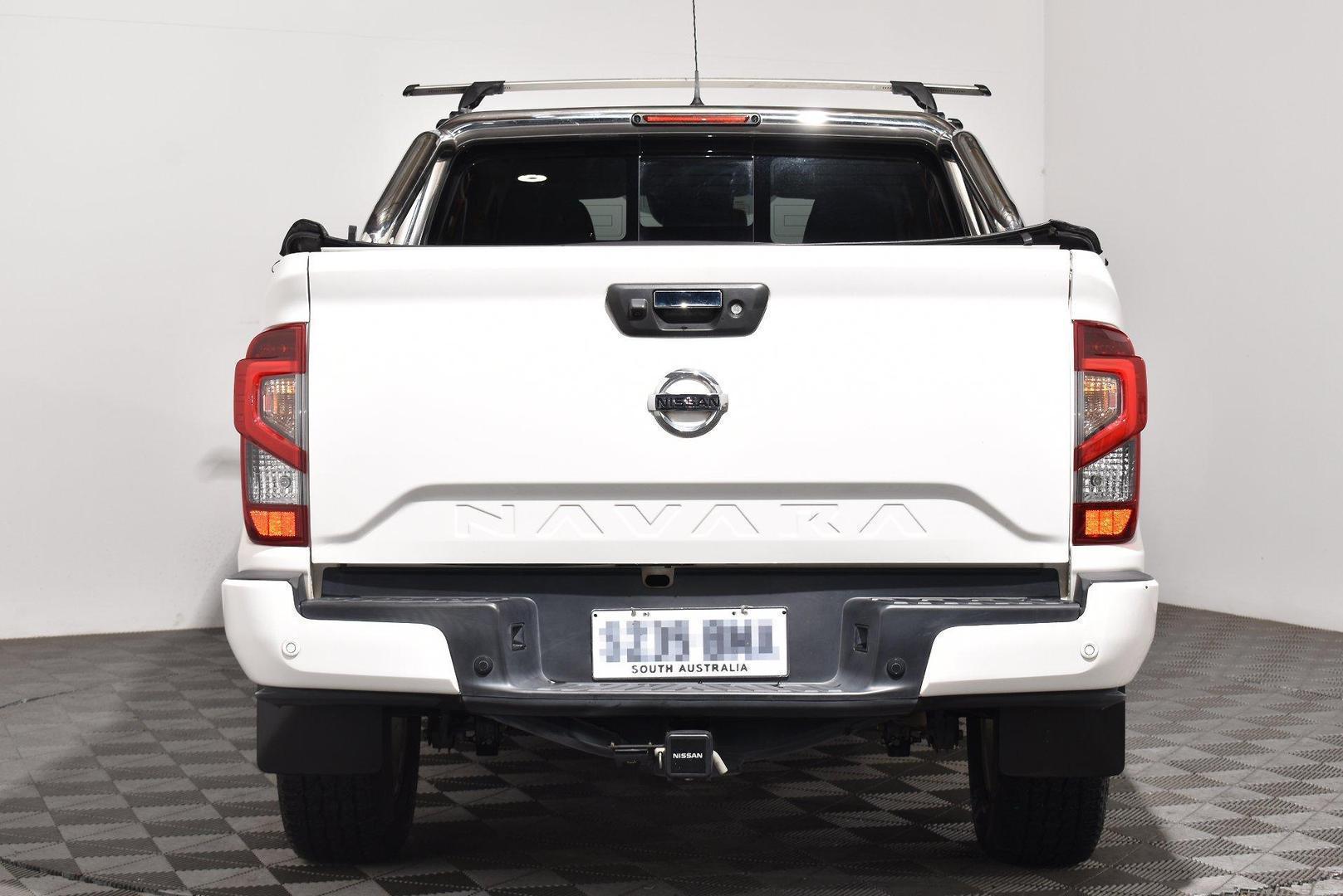 2021 Nissan Navara ST — photo 4