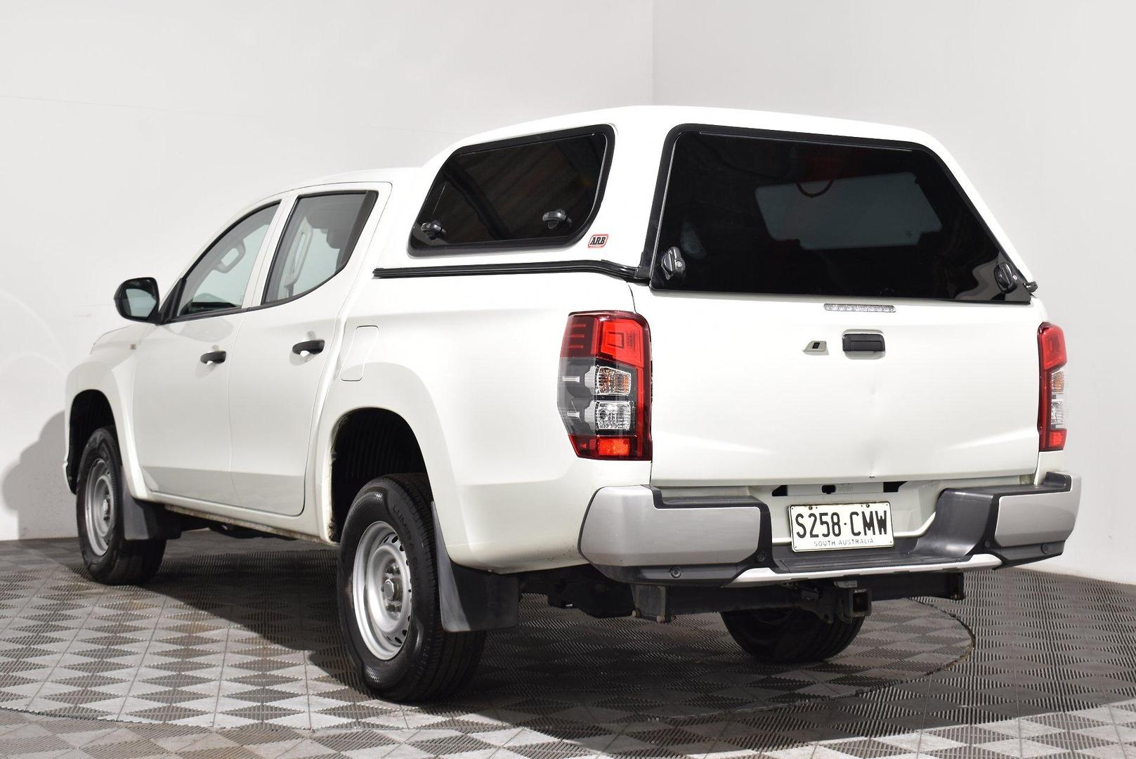 2021 Mitsubishi Triton GLX — photo 2