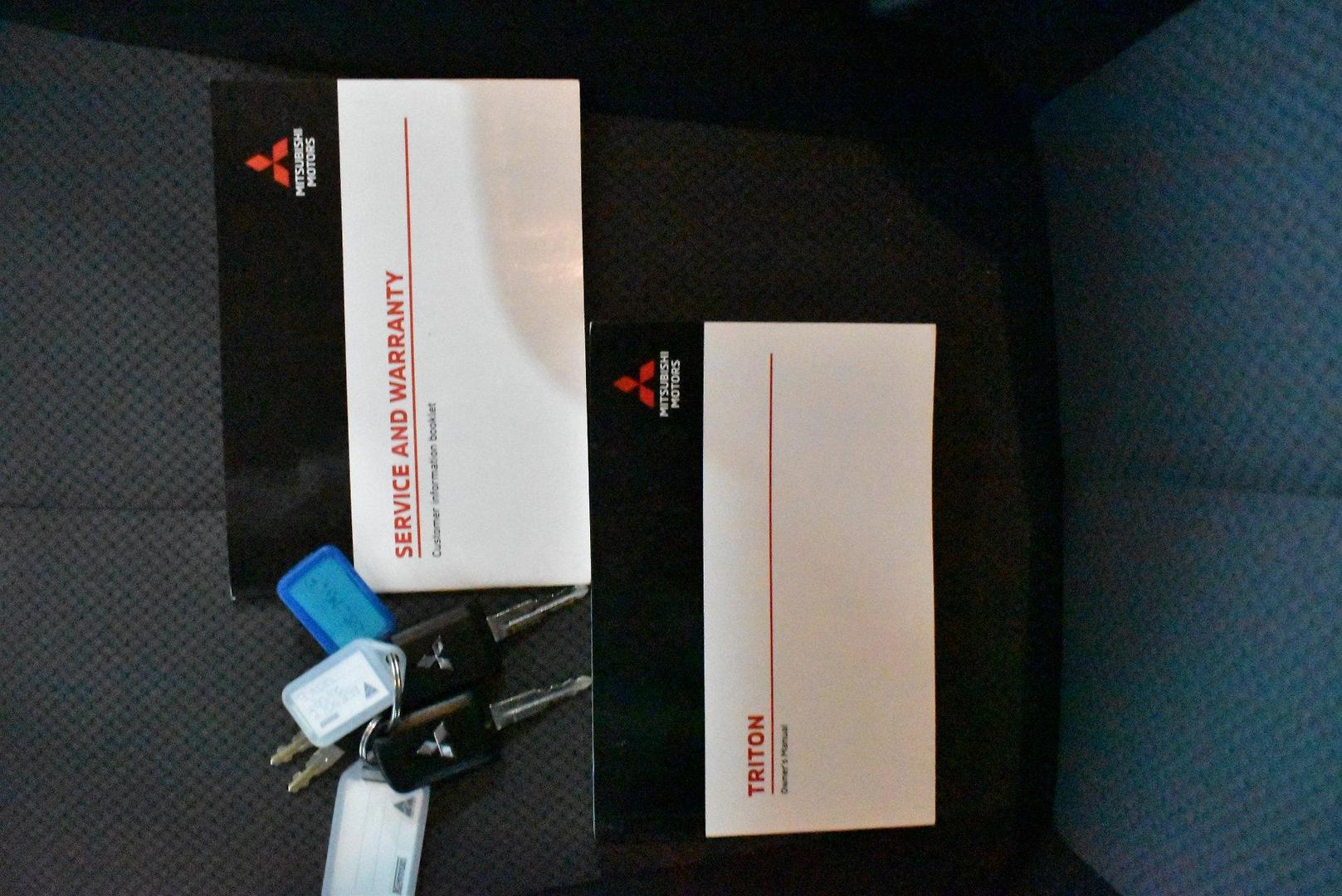 2021 Mitsubishi Triton GLX — photo 25