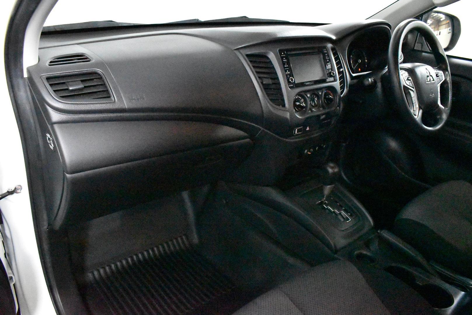2021 Mitsubishi Triton GLX — photo 6