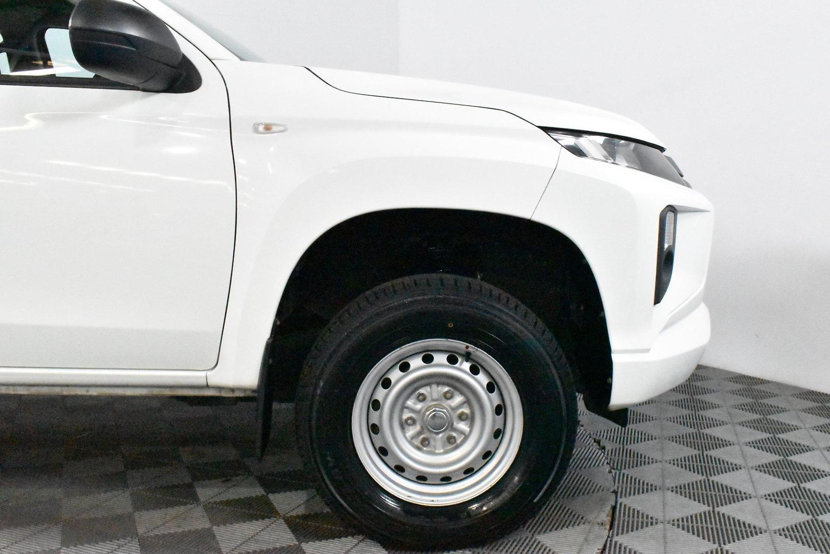2020 Mitsubishi Triton GLX ADAS — photo 18