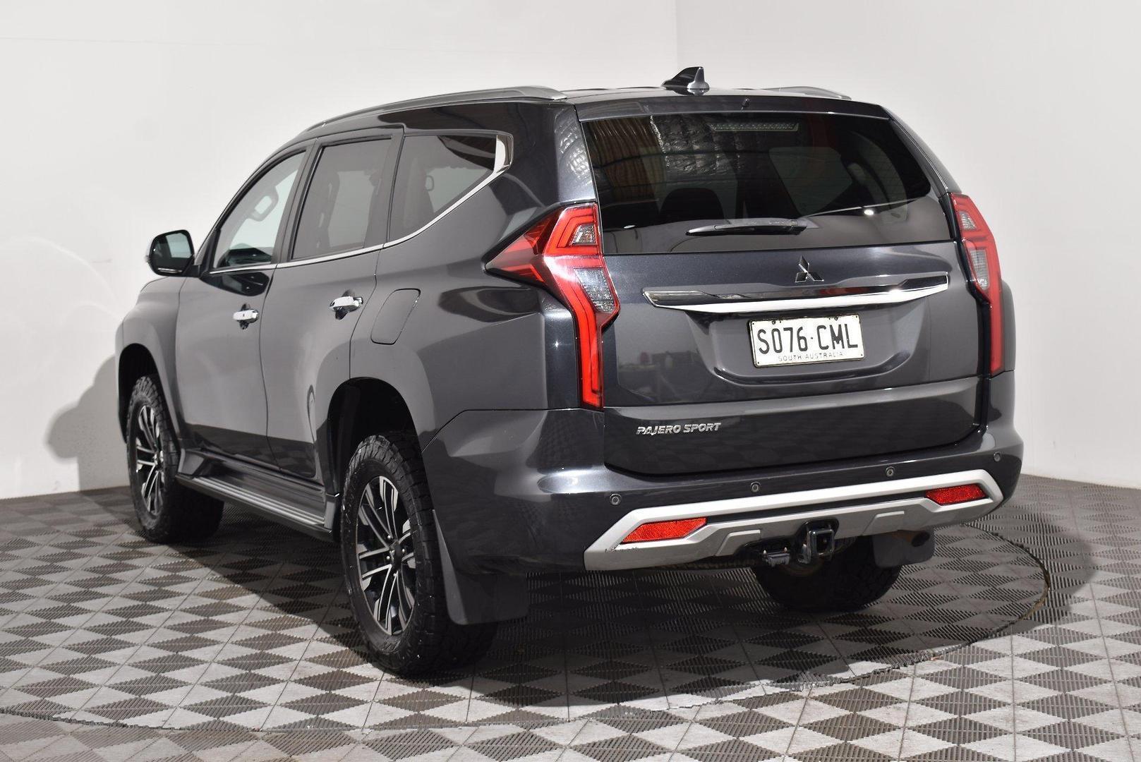 2021 Mitsubishi Pajero Sport GLS — photo 2