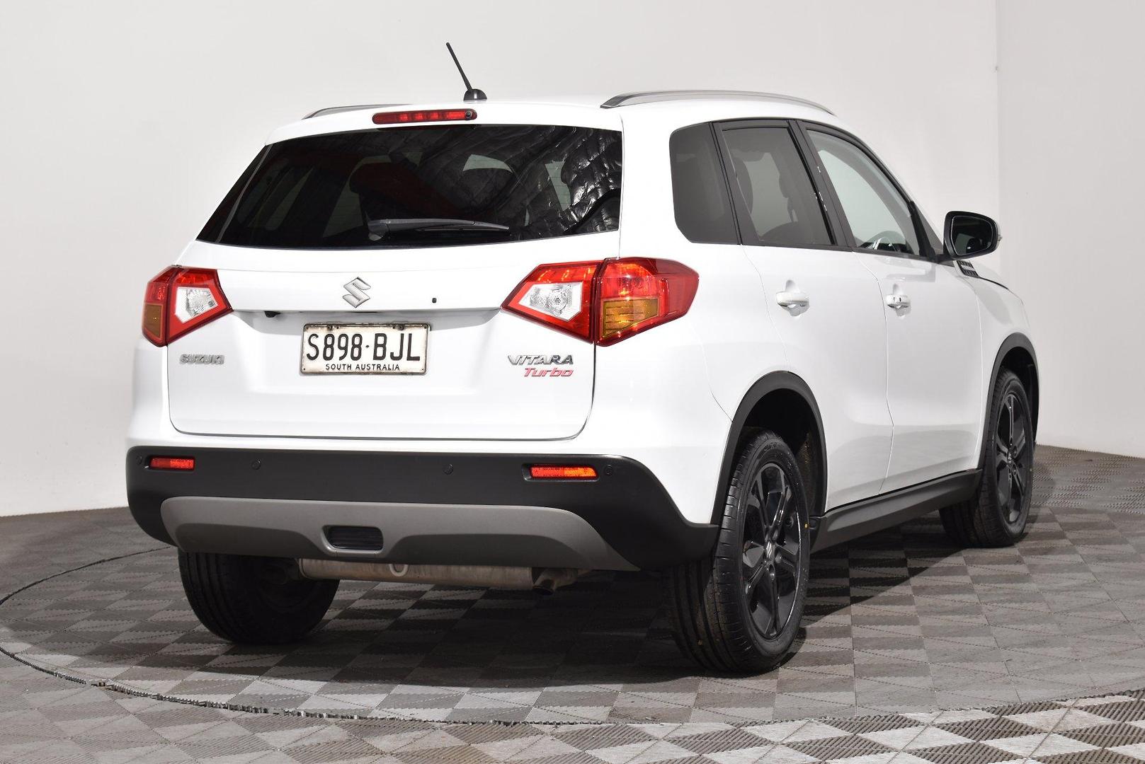 2017 Suzuki Vitara S Turbo — photo 14