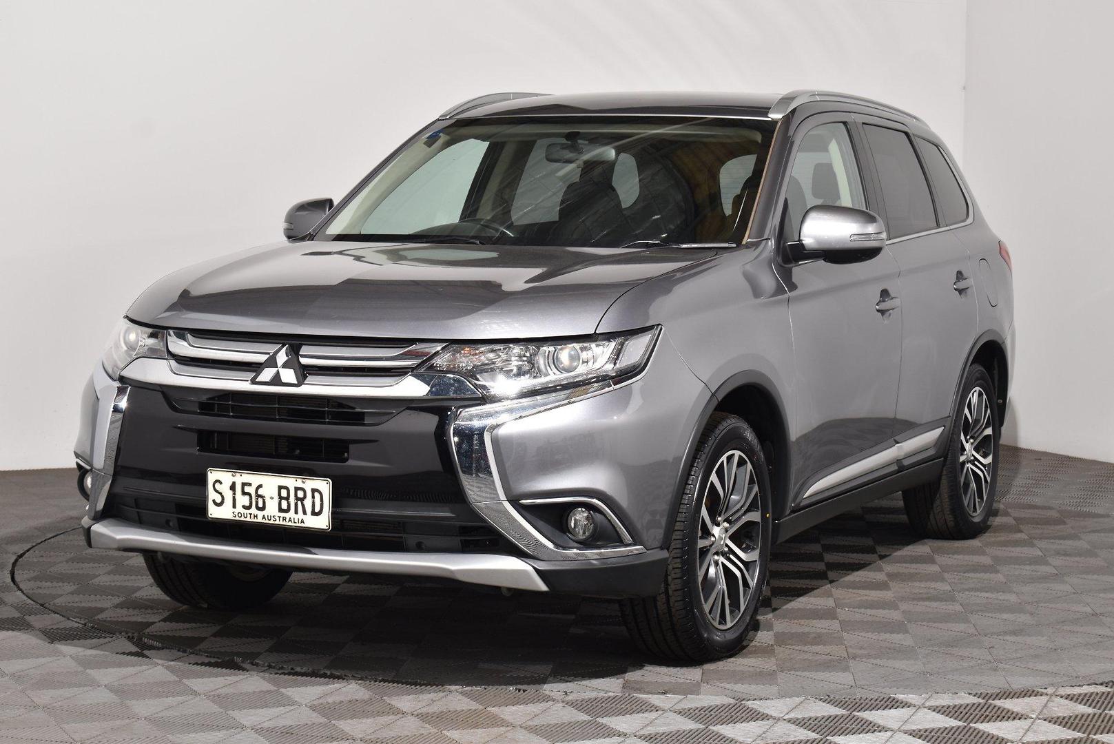 2017 Mitsubishi Outlander LS — photo 13