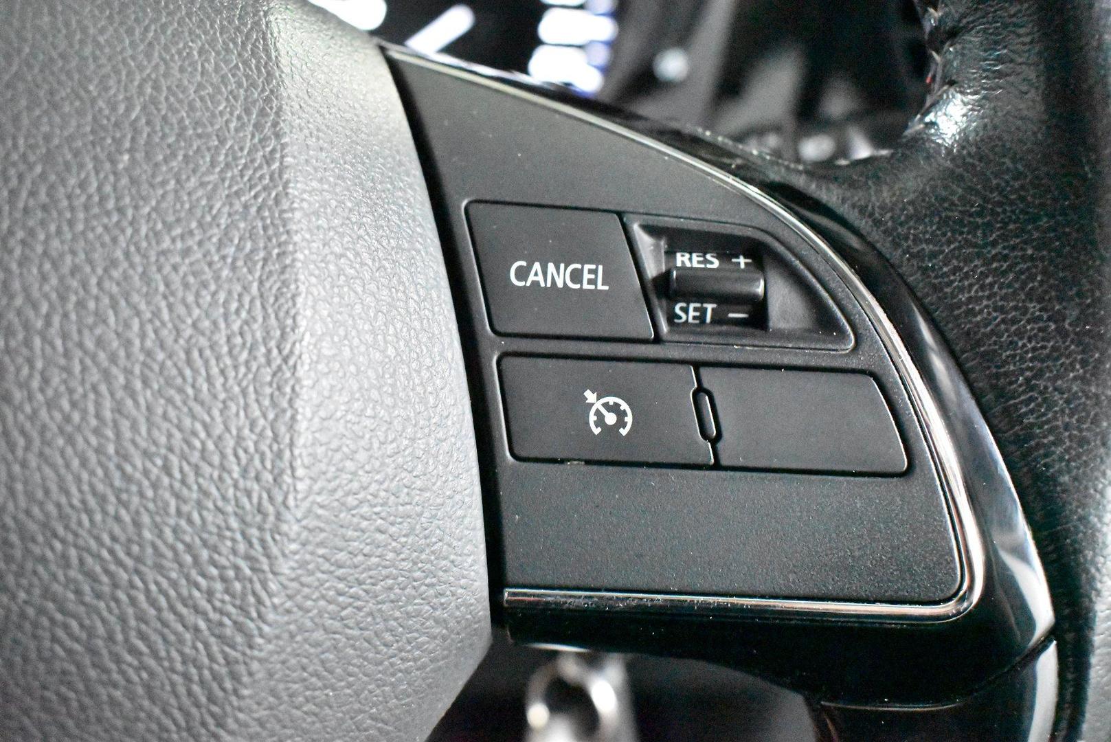 2017 Mitsubishi Outlander LS — photo 22
