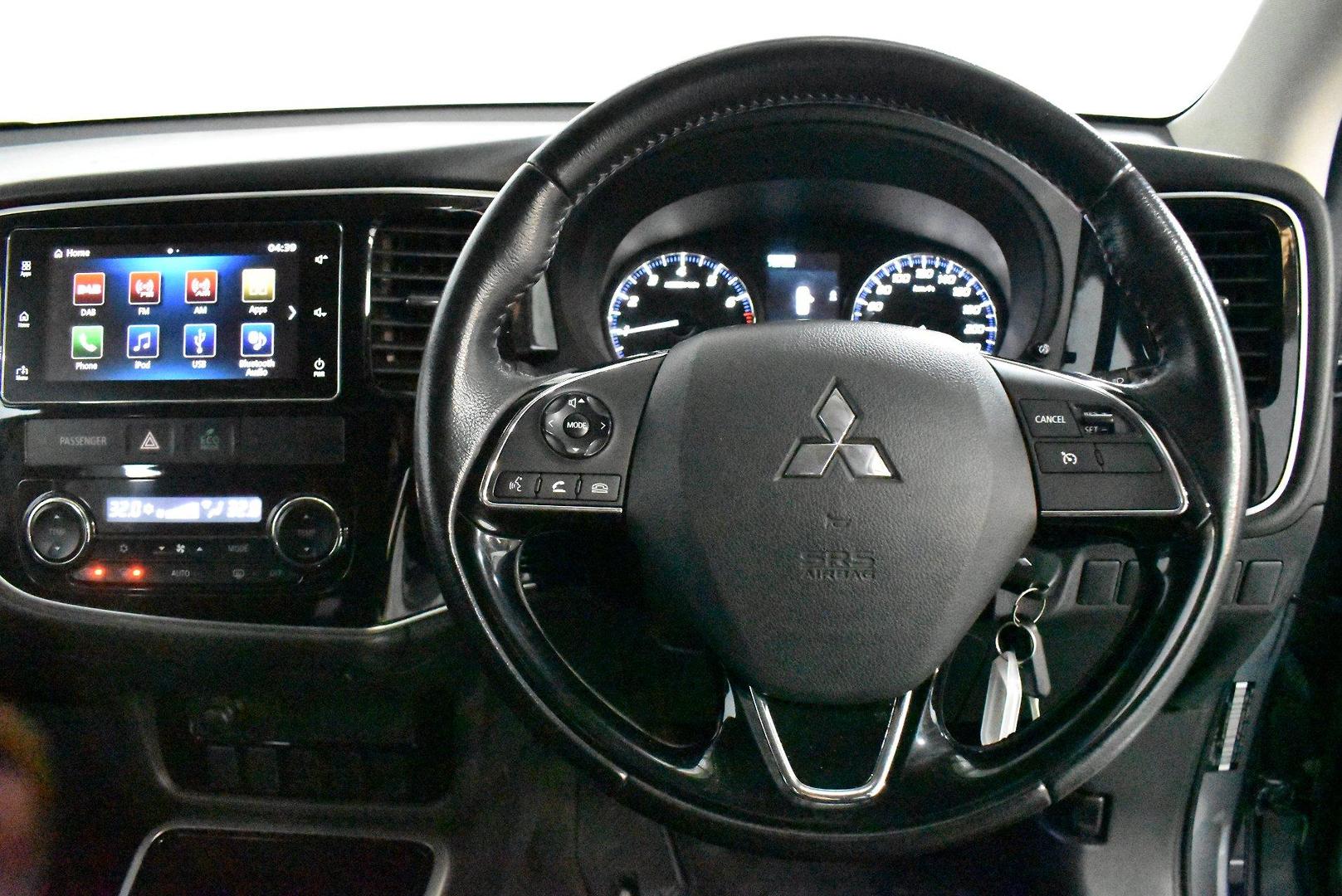2017 Mitsubishi Outlander LS — photo 5