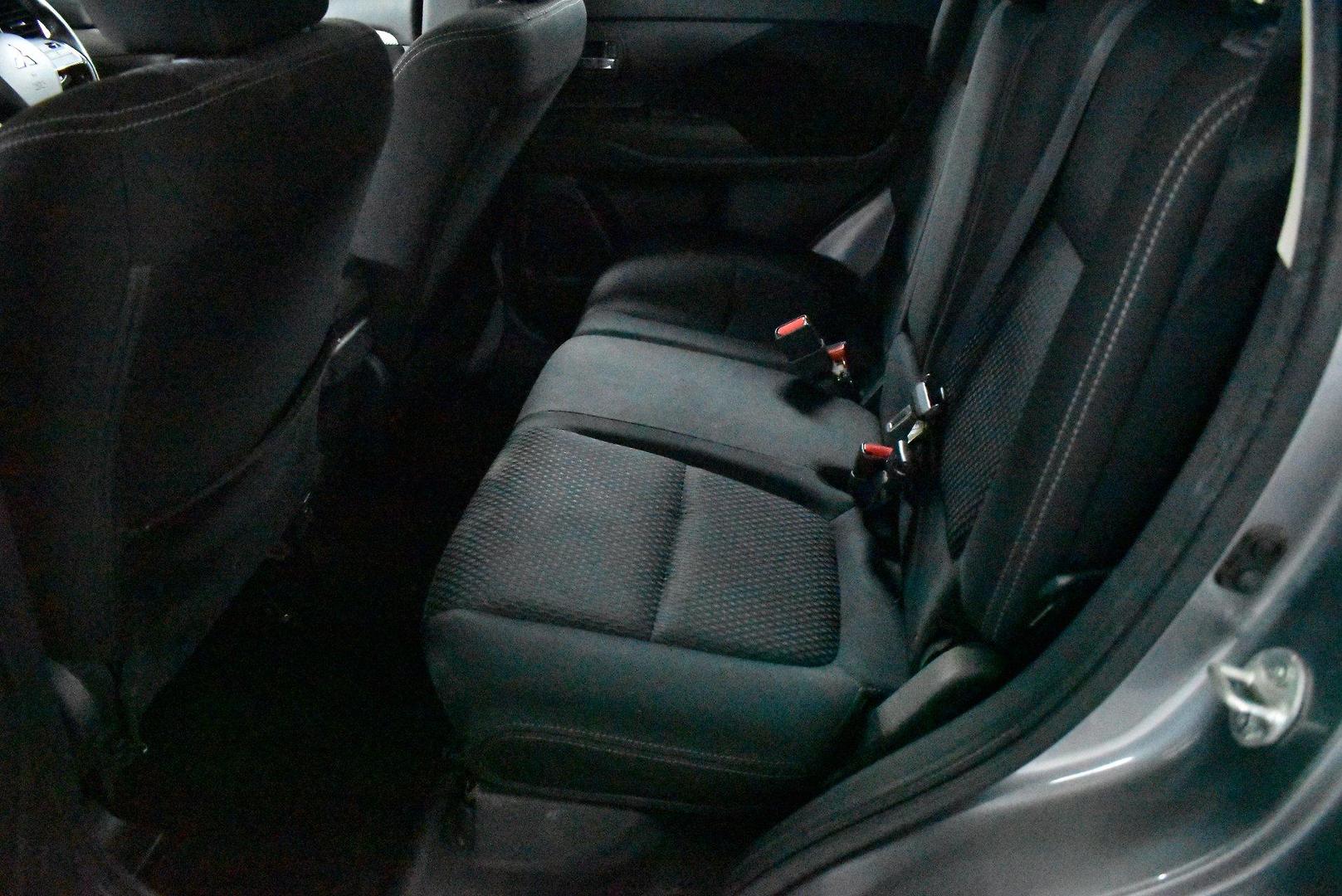 2017 Mitsubishi Outlander LS — photo 8