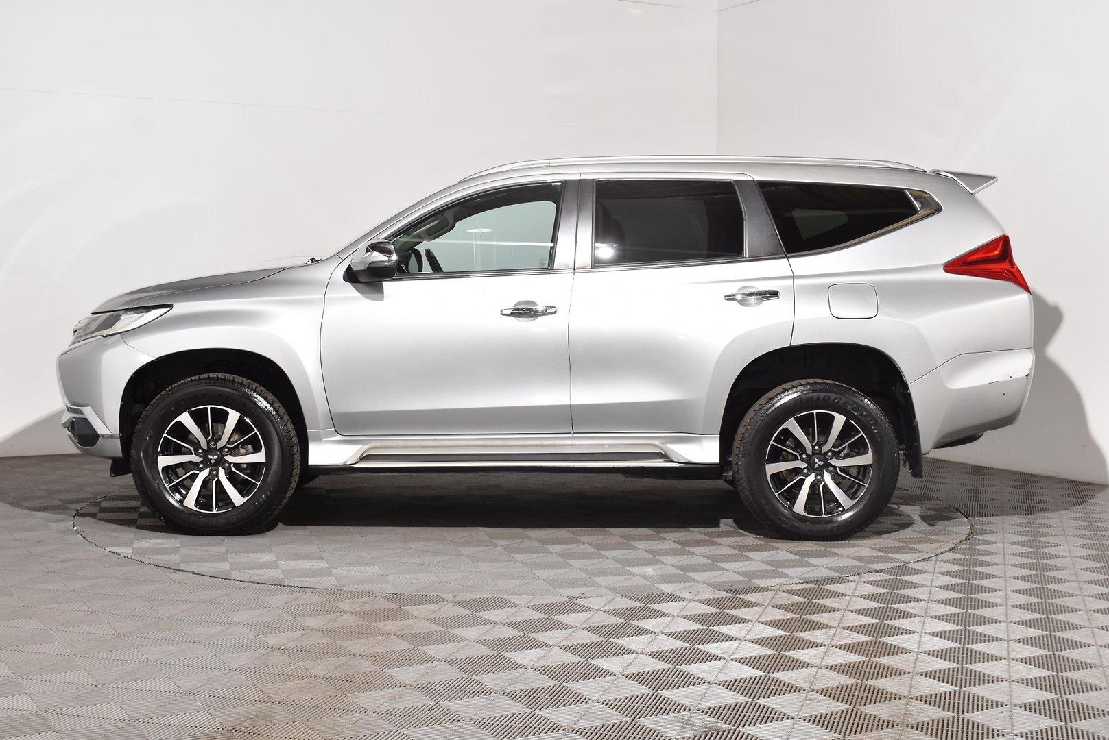 2019 Mitsubishi Pajero Sport GLS — photo 11