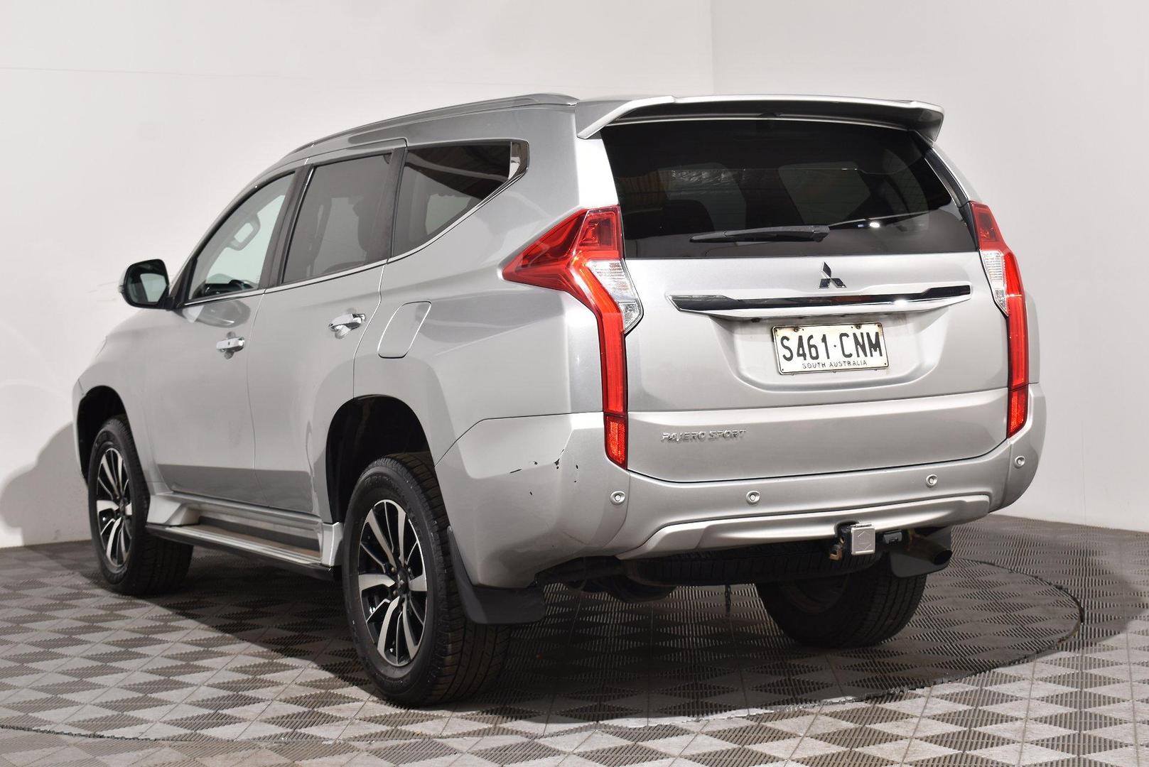 2019 Mitsubishi Pajero Sport GLS — photo 2