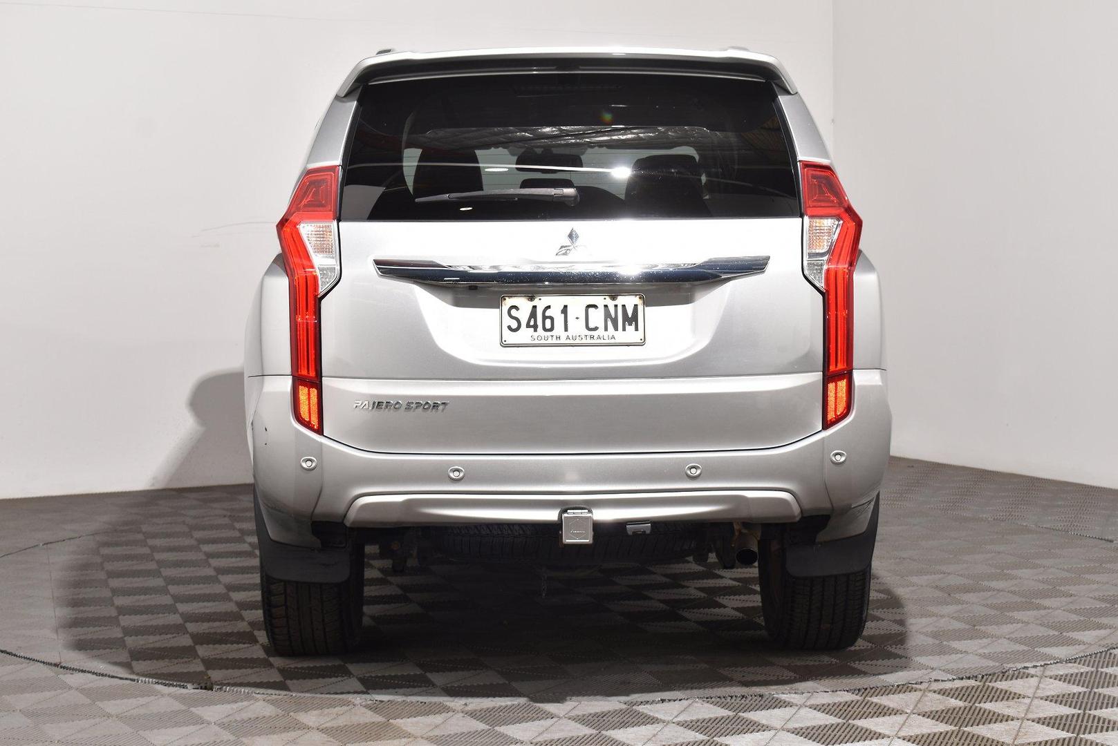 2019 Mitsubishi Pajero Sport GLS — photo 4