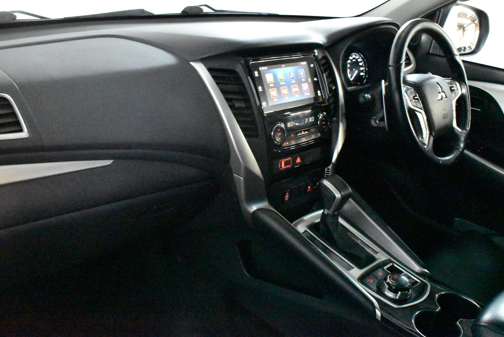 2019 Mitsubishi Pajero Sport GLS — photo 6