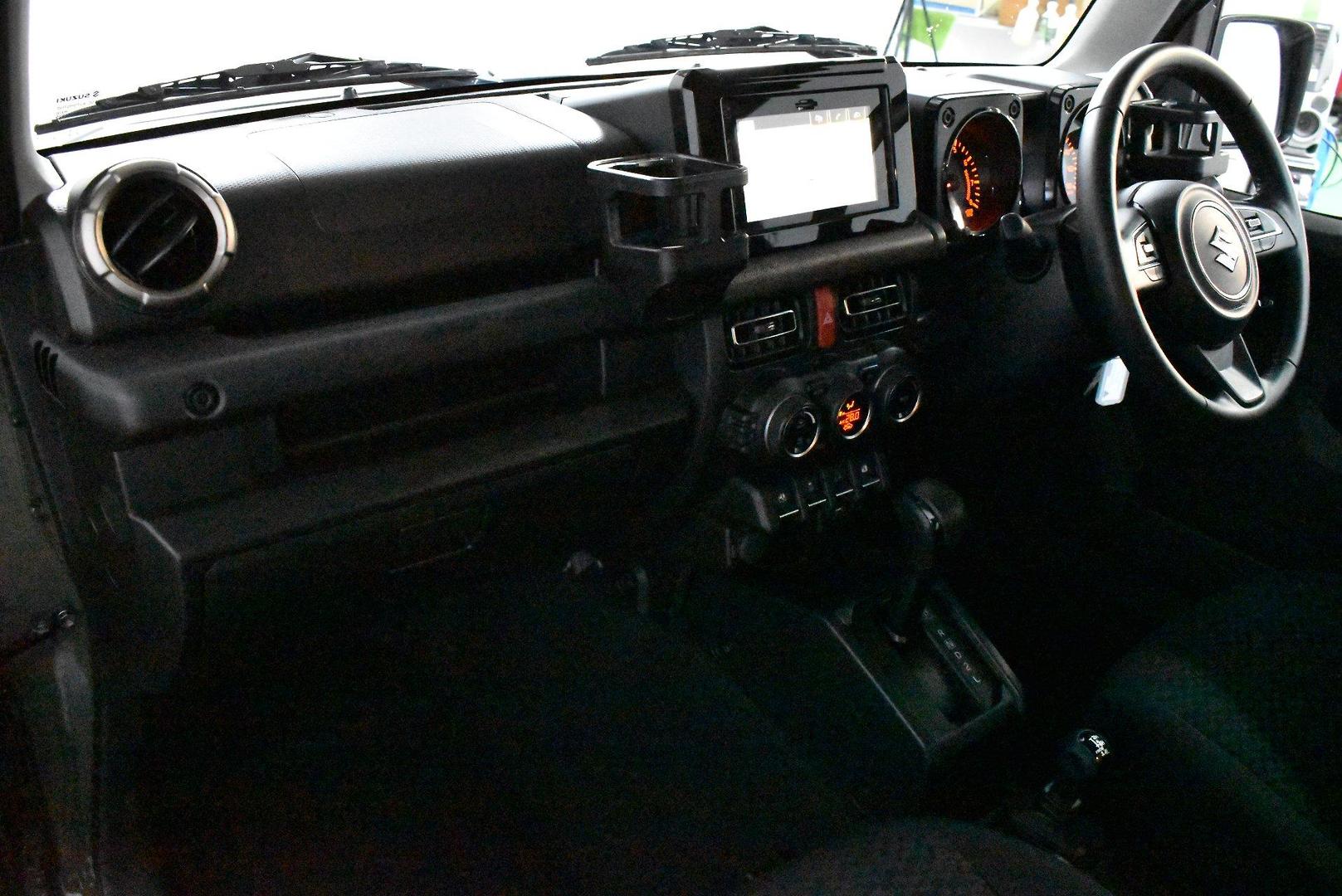 2022 Suzuki Jimny GLX — photo 6