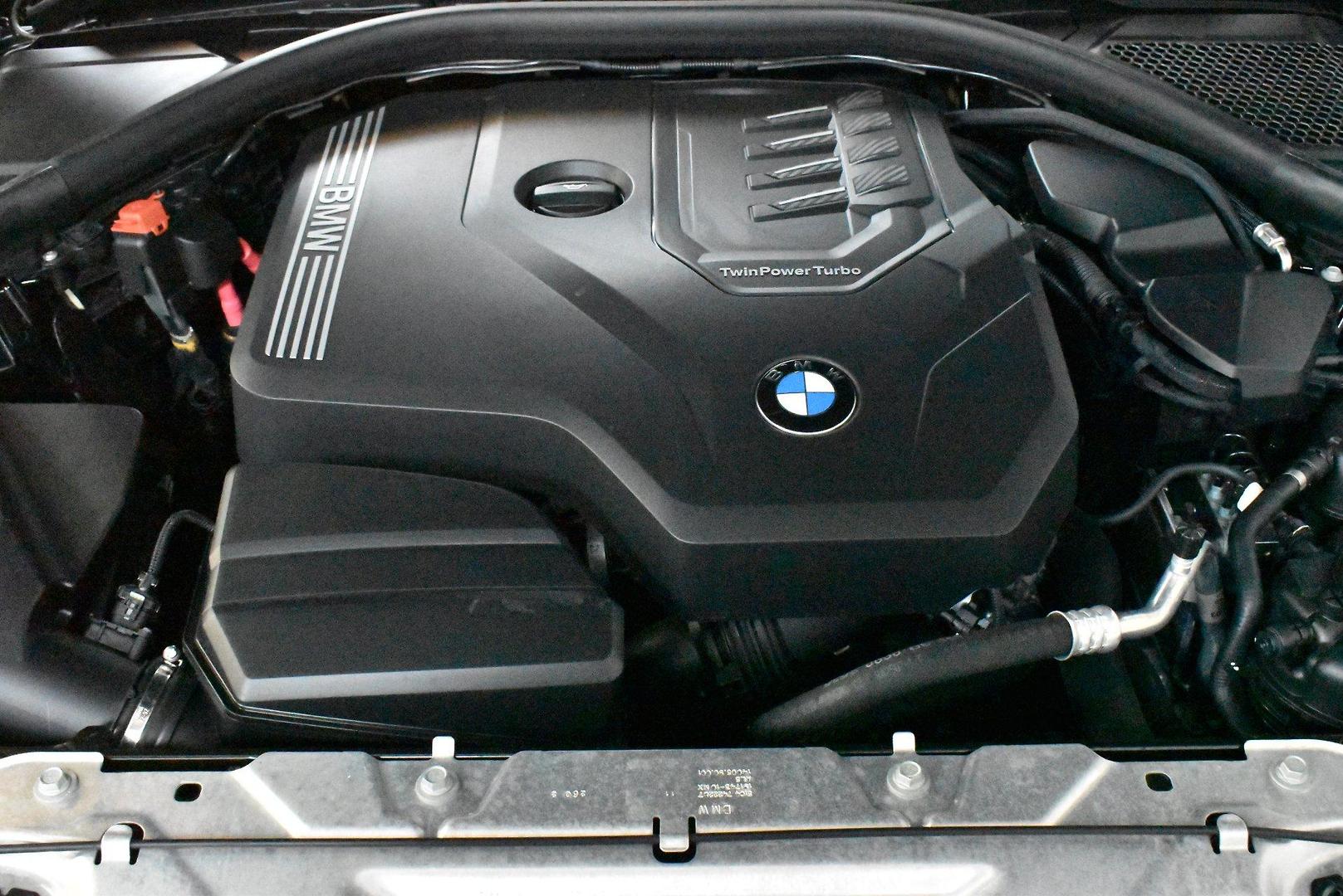 2022 BMW 3 Series 330i M Sport — photo 17