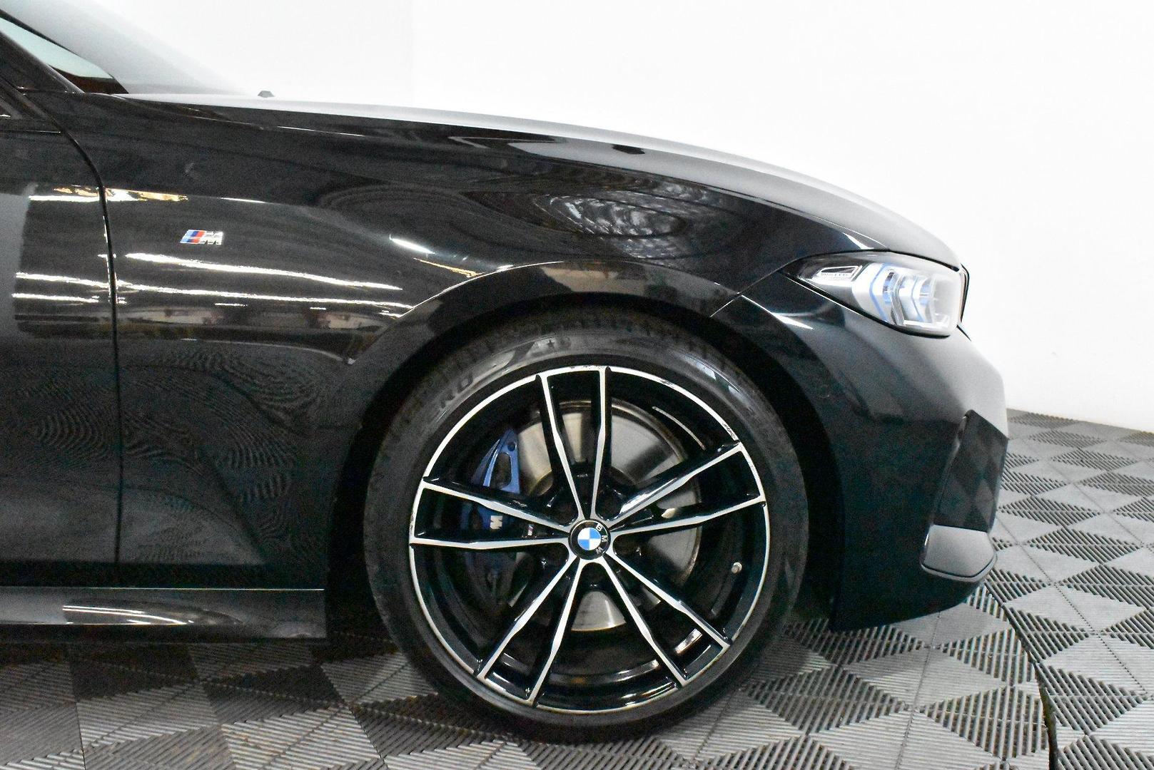 2022 BMW 3 Series 330i M Sport — photo 18