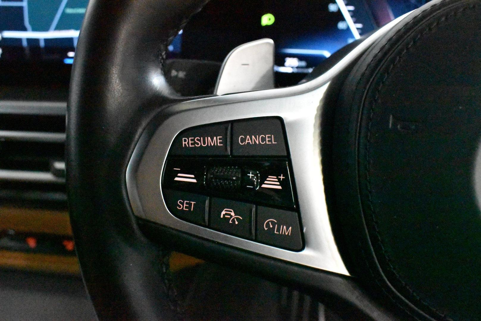 2022 BMW 3 Series 330i M Sport — photo 21