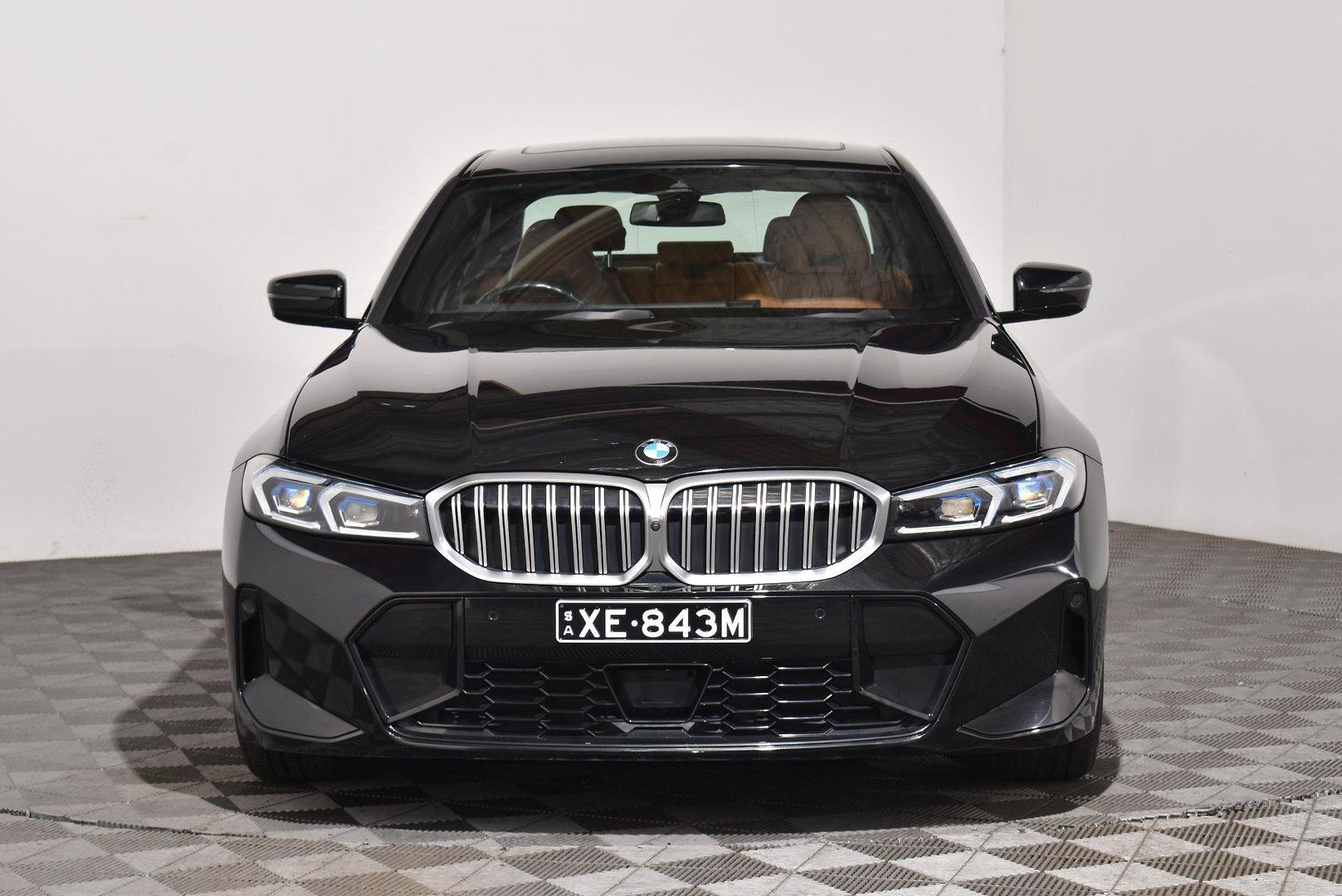 2022 BMW 3 Series 330i M Sport — photo 3
