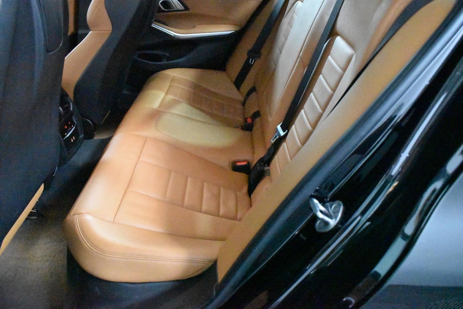 2022 BMW 3 Series 330i M Sport — photo 8
