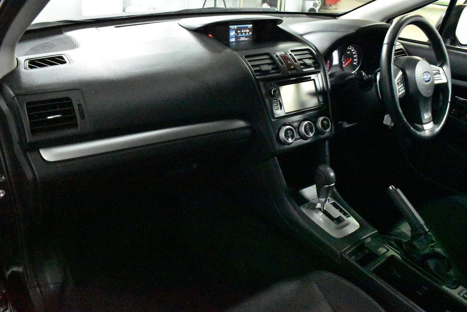 2013 Subaru XV 20iS — photo 6