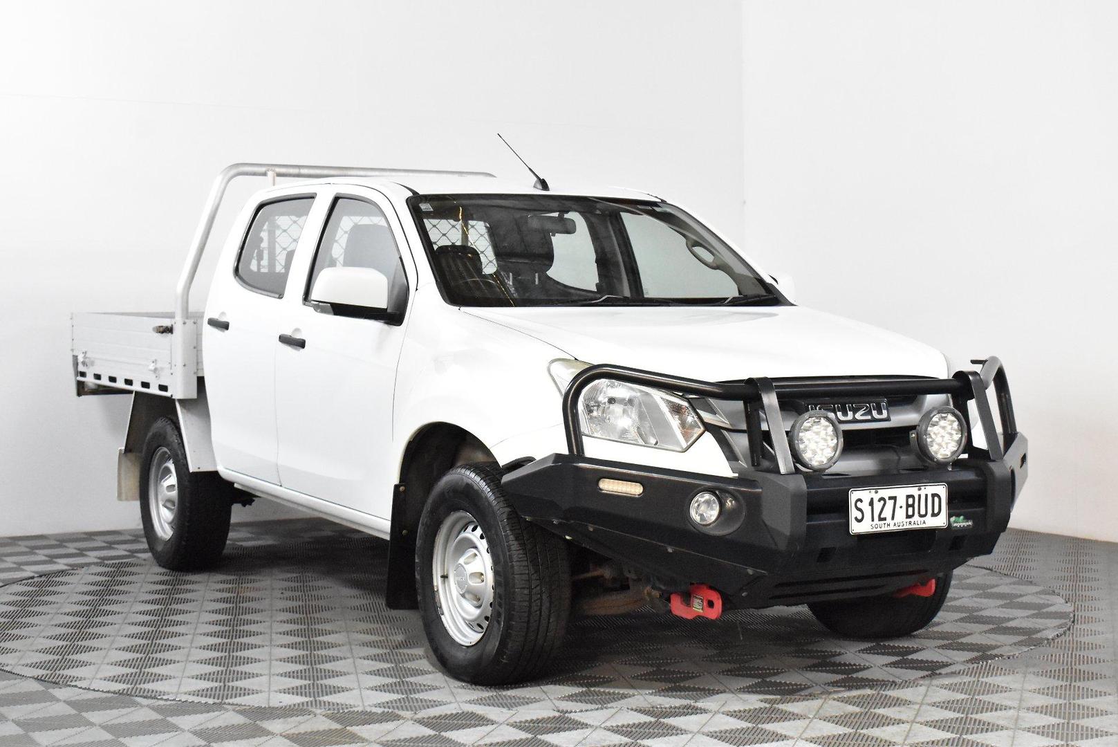2017 Isuzu D-MAX SX — photo 1