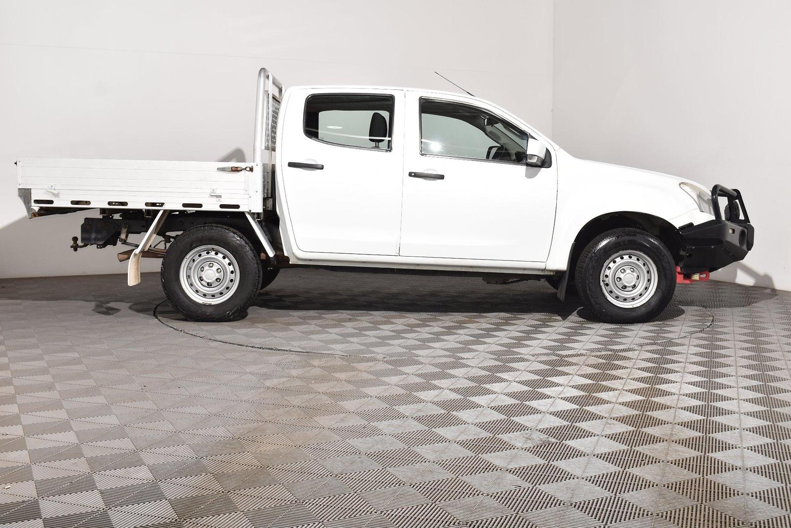 2017 Isuzu D-MAX SX — photo 10